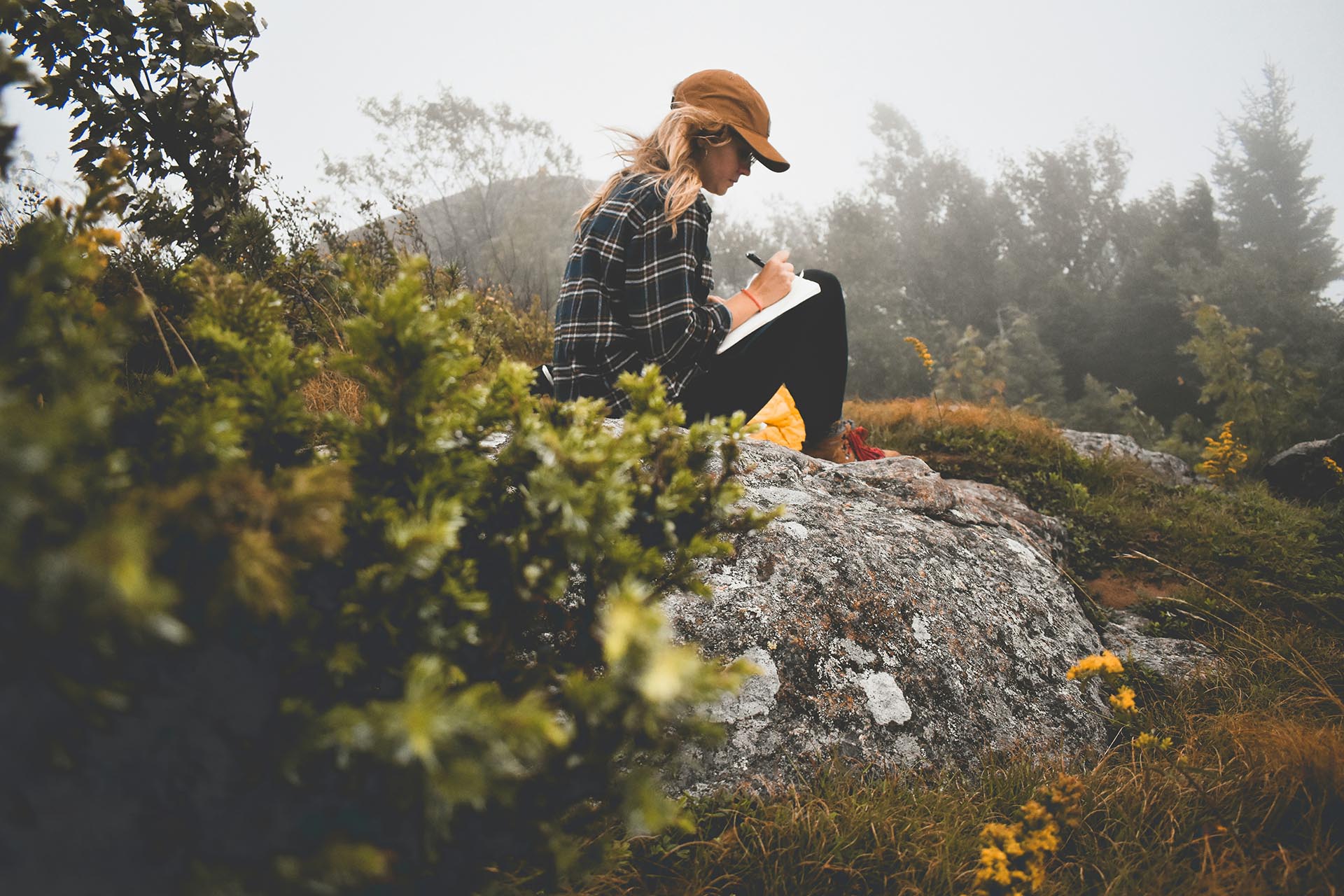 Journaling for Presence: Gentle Prompts for Slowing Your Thoughts